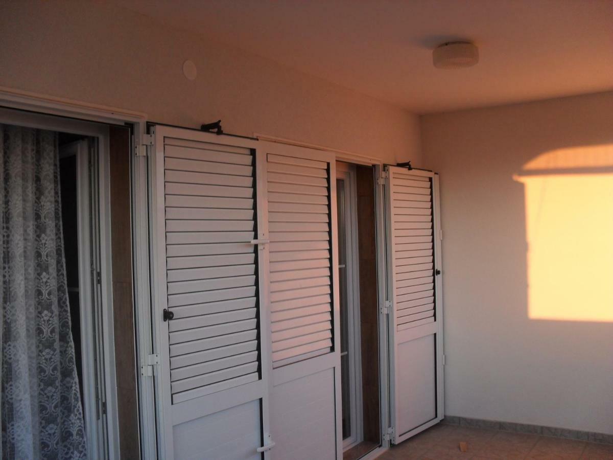 Apartment Zdenka Povljana Esterno foto