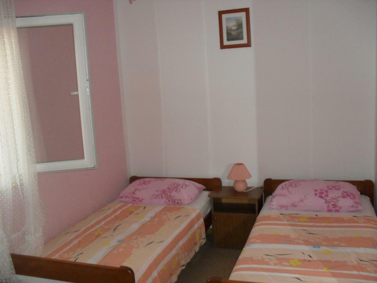 Apartment Zdenka Povljana Esterno foto