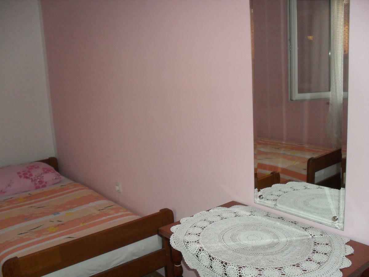 Apartment Zdenka Povljana Esterno foto