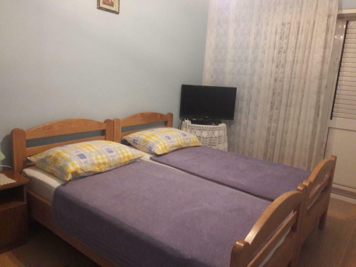 Apartment Zdenka Povljana Esterno foto